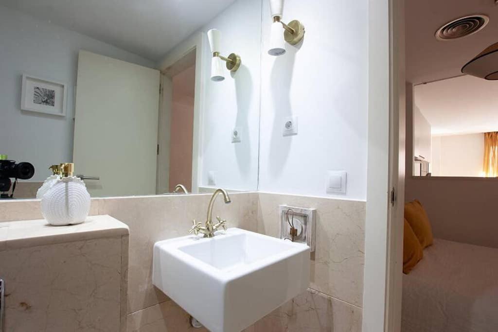 Heima Gran Via A Apartment Madrid Exterior photo